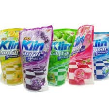Soklin Lantai Refil 900 ml